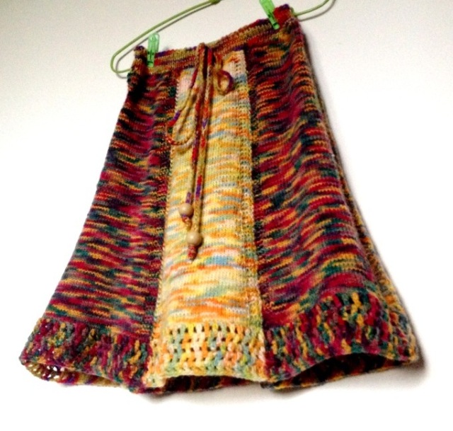 Fuste cu tendinte etno tricotate din fir multicolor